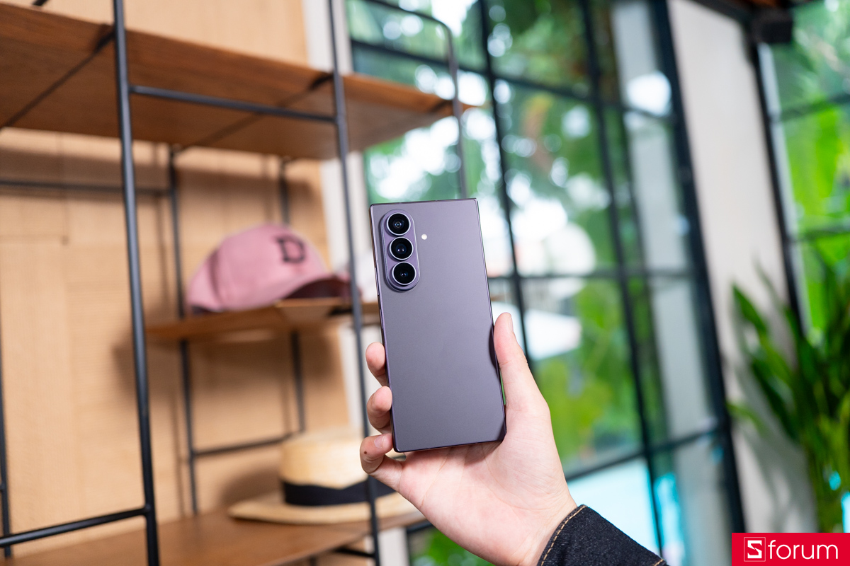 So sánh Samsung Galaxy Z Fold7 và Z Fold8 Ultra về thiết kế