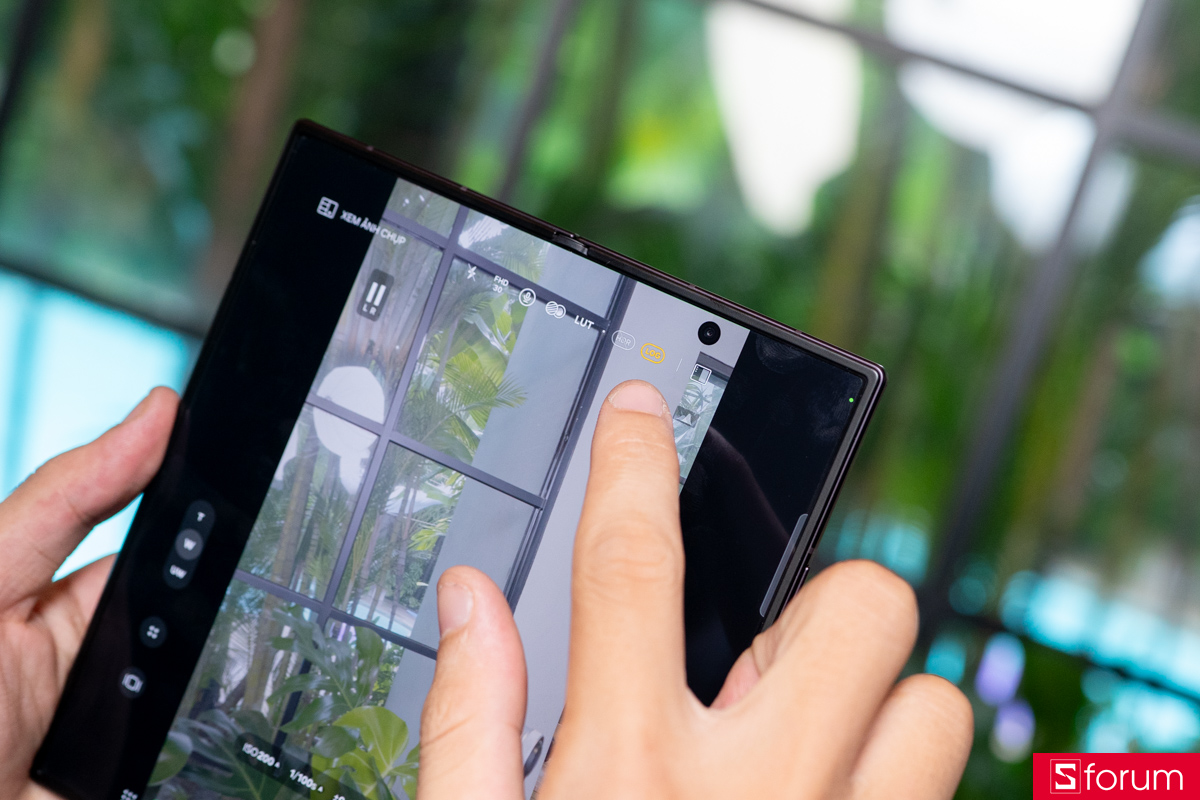 Trên tay Samsung Galaxy Z Fold8 Ultra với tính năng LUT khi quay video chuyên nghiệp