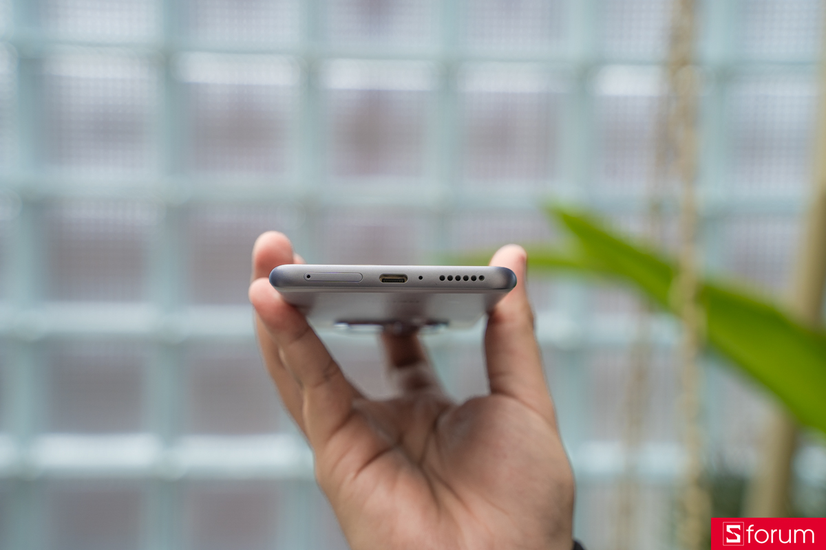 Trên tay Xiaomi Redmi Note 15: Khu vực cạnh dưới
