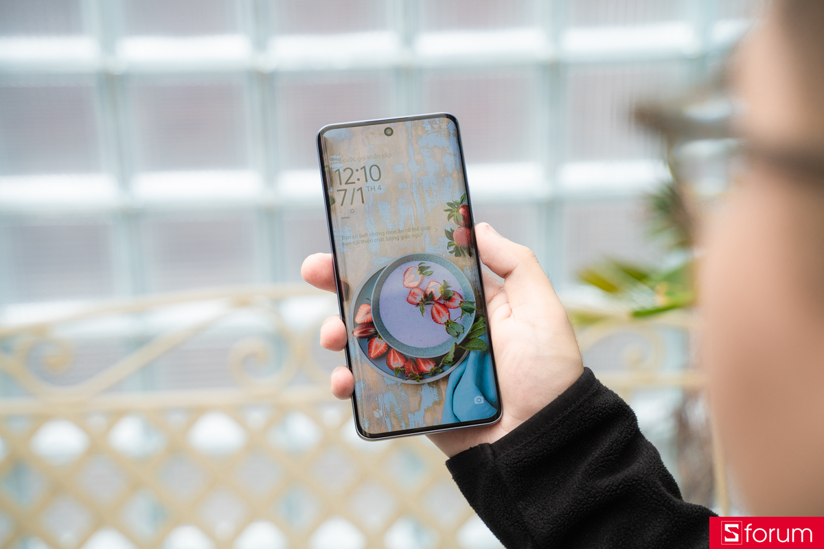 Trên tay Xiaomi Redmi Note 15 với màn hình AMOLED 6.77 inch