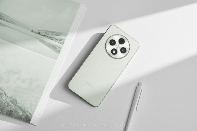 Cận cảnh OPPO A3 5G