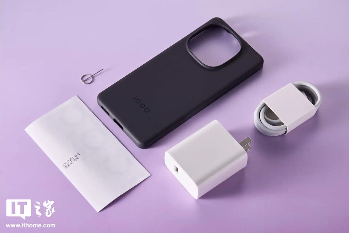 Cận cảnh iQOO Z10 Turbo+ về phụ kiện