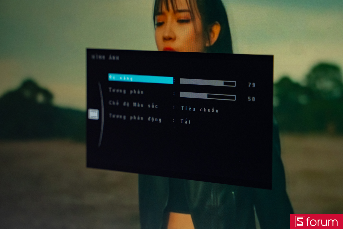 Giao diện menu OSD hiển thị rõ ràng