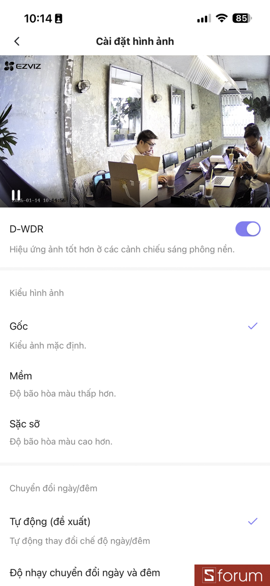 Trong điều kiện ánh sáng ban ngày, hình ảnh cho độ chi tiết tốt, màu sắc tự nhiên, ít bệt khi zoom