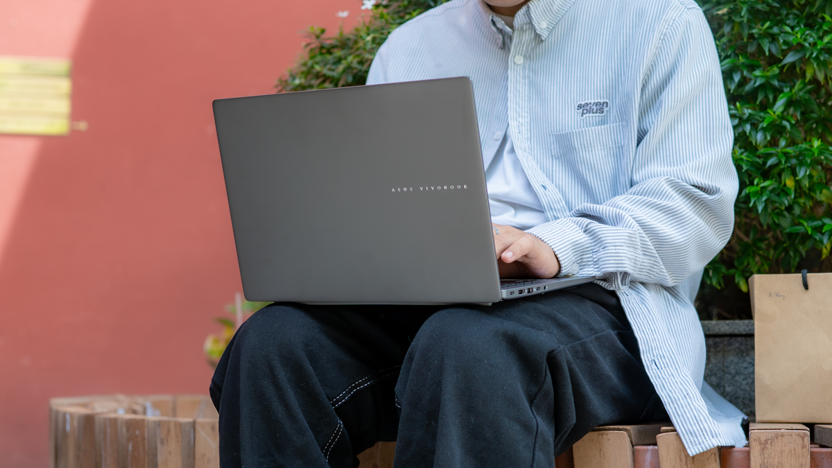 Muốn laptop mỏng nhẹ, màn đẹp, hiệu năng “chuẩn chỉnh” khoảng 18 triệu? Đây là 4 lựa chọn ngon nhất