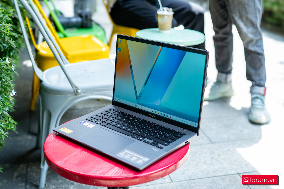 ASUS Vivobook S14