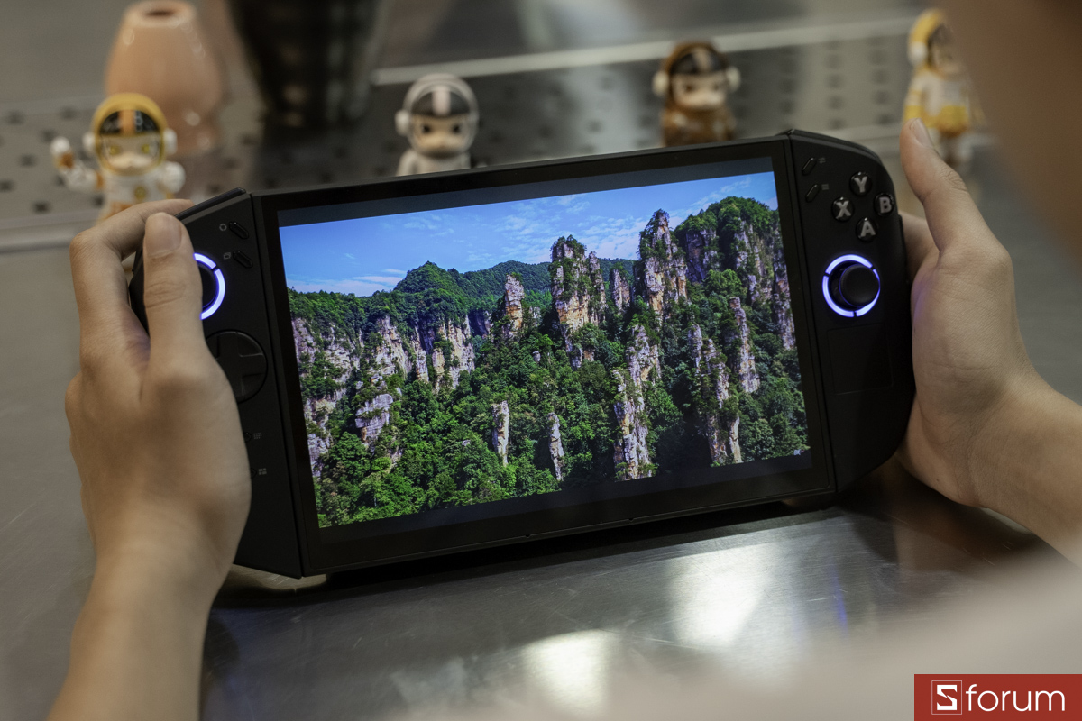 Đánh giá Lenovo Legion Go 2