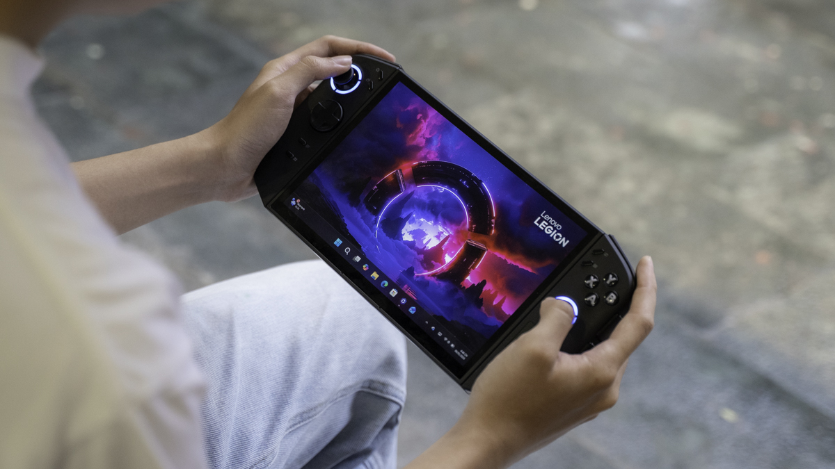 Trên tay Lenovo Legion Go 2: Chip Ryzen Z2 Extreme, tay cầm tách đôi, màn hình OLED 8.8 inch siêu lớn, giá 32.9 triệu