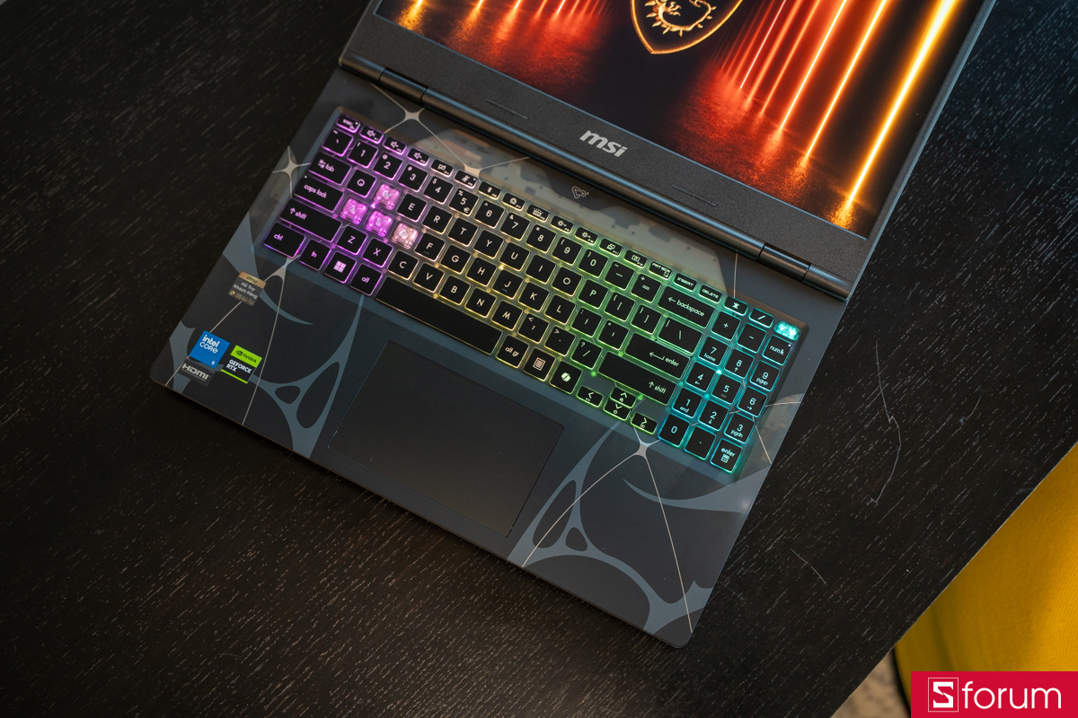 Trên tay MSI Cyborg 15 B2RWEKG