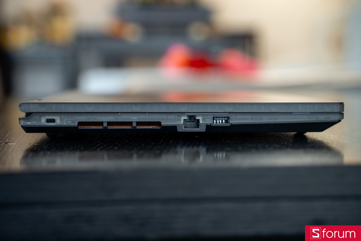 Trên tay MSI Cyborg 15 B2RWEKG