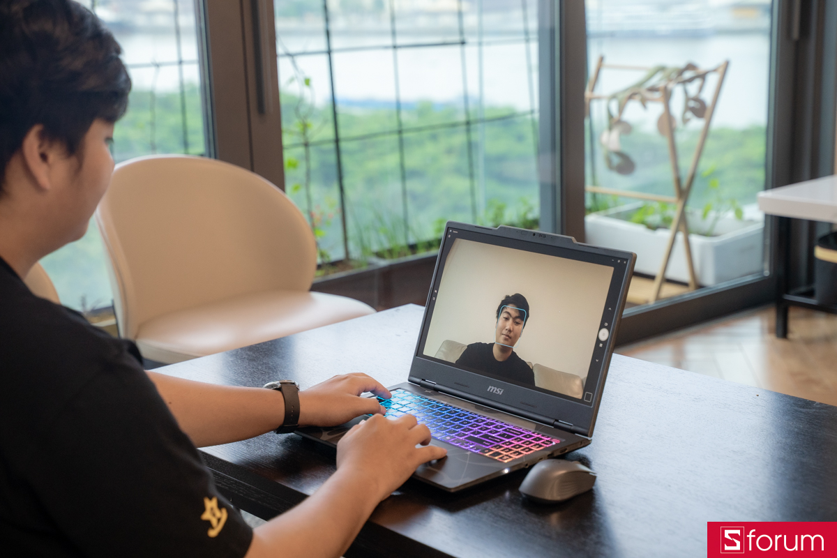 Trên tay MSI Cyborg 15 B2RWEKG