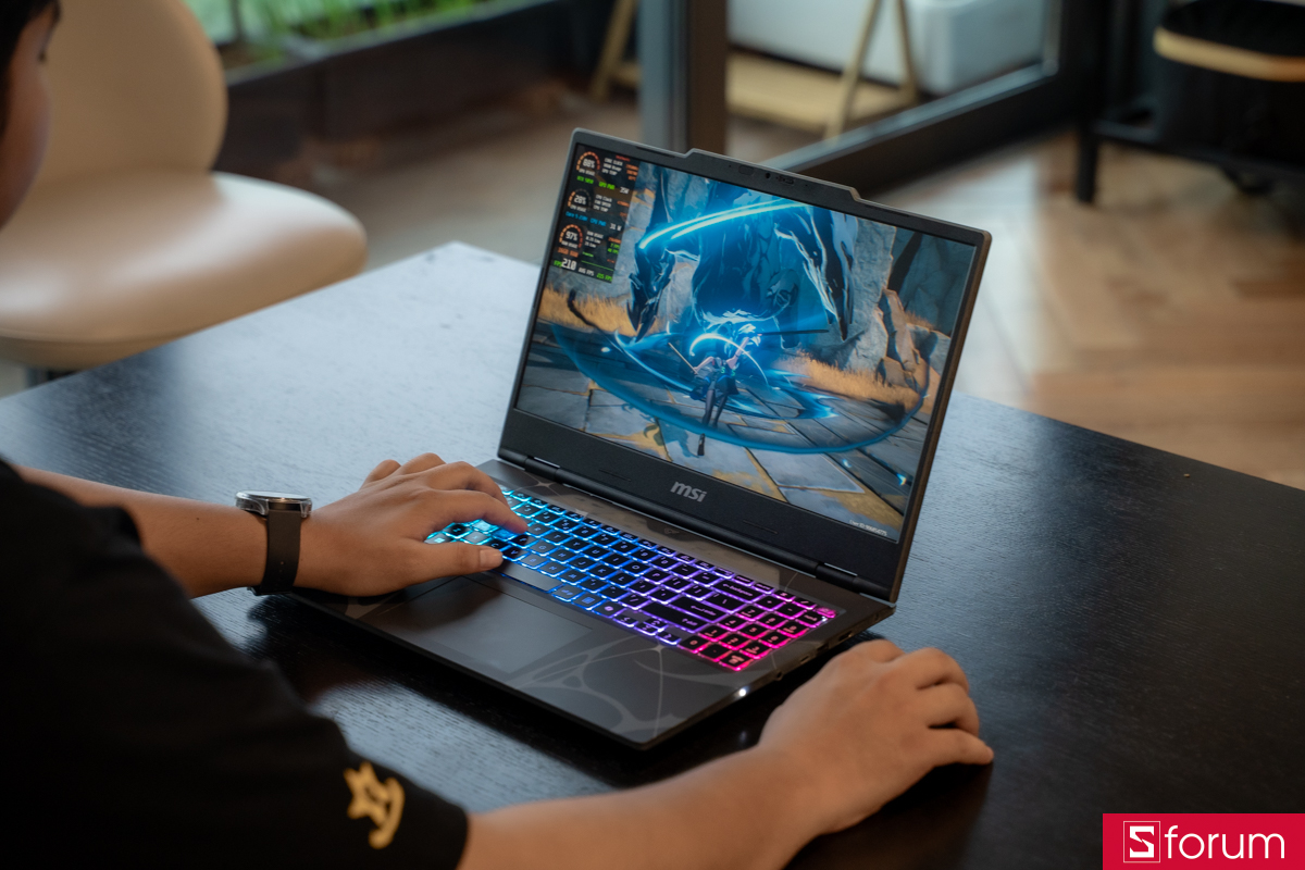 Trên tay MSI Cyborg 15 B2RWEKG