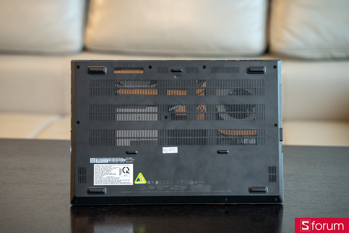 Trên tay MSI Cyborg 15 B2RWEKG