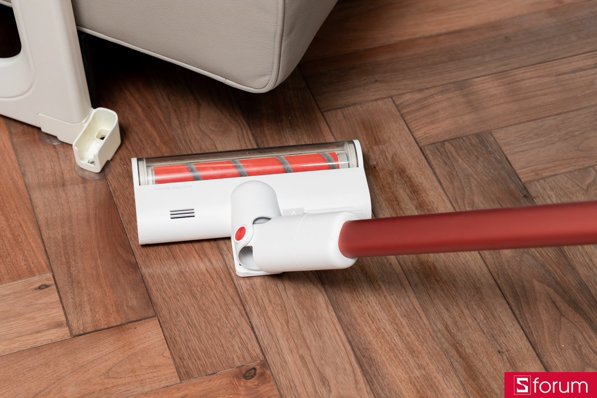 Thiết kế gọn, cầm dễ, xoay 270 độ dọn góc nào cũng lọt