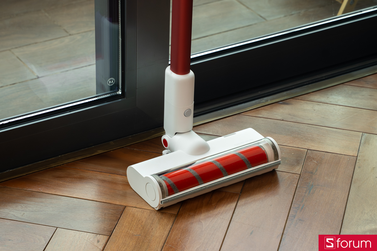 Thiết kế gọn, cầm dễ, xoay 270 độ dọn góc nào cũng lọt