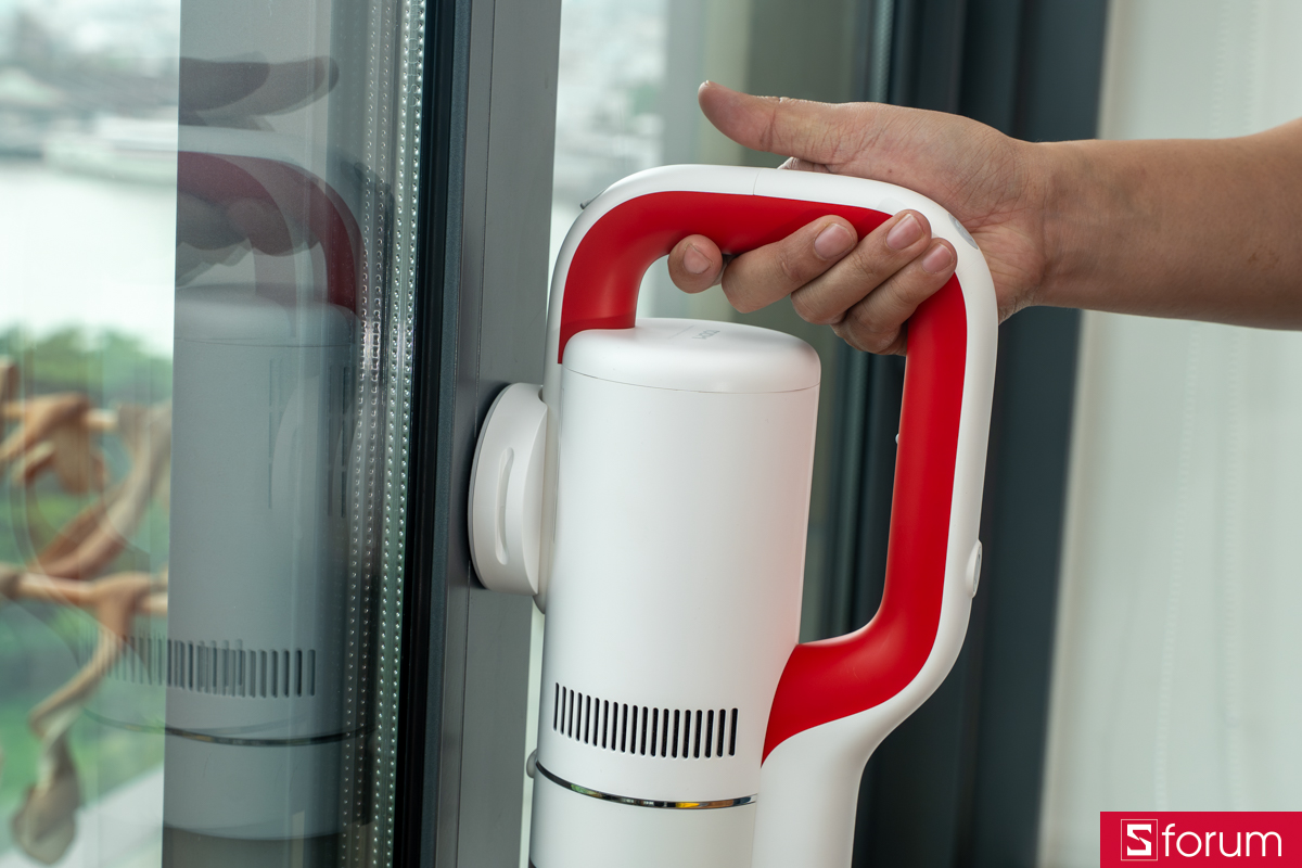 Thiết kế gọn, cầm dễ, xoay 270 độ dọn góc nào cũng lọt