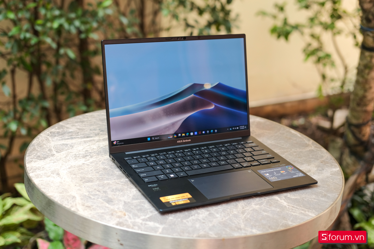 Top 4 laptop cao cấp đáng mua nhất 2025