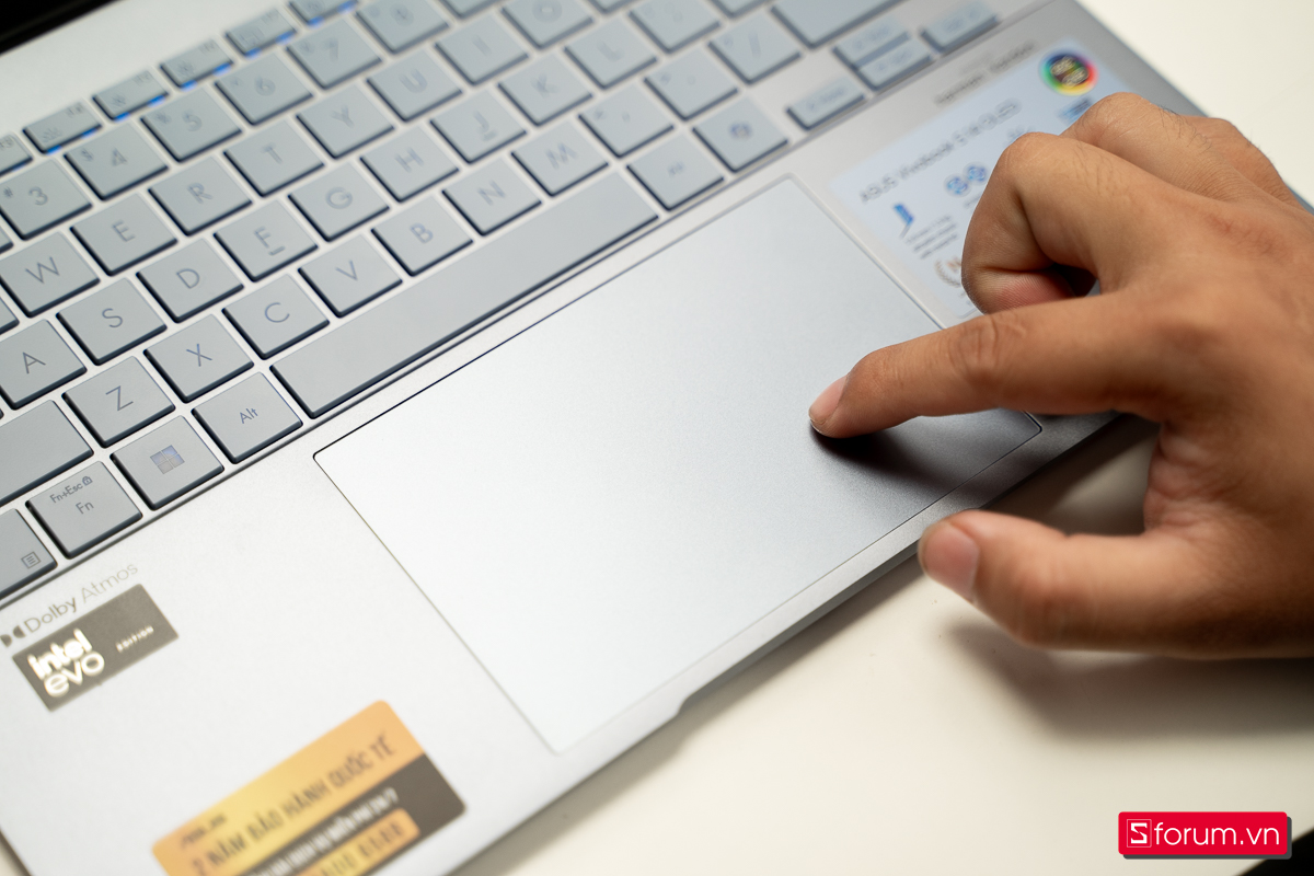 Top 4 laptop cao cấp đáng mua nhất 2025