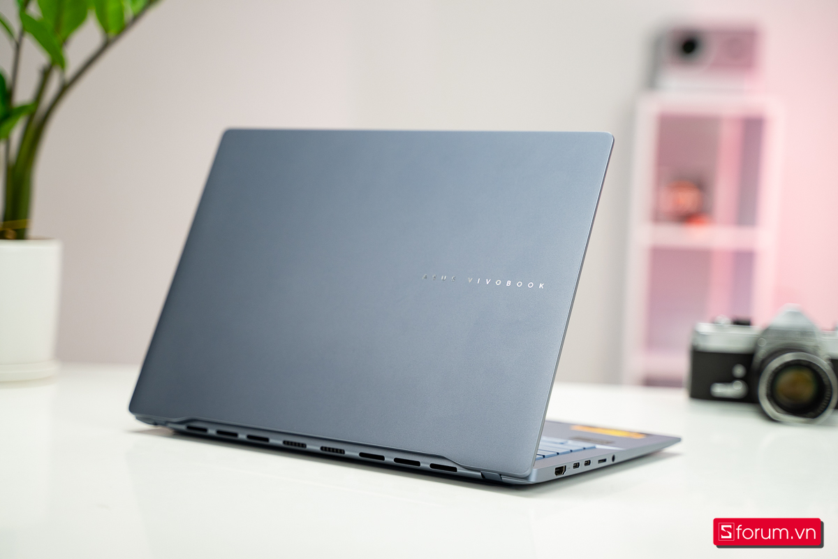 Top 4 laptop cao cấp đáng mua nhất 2025