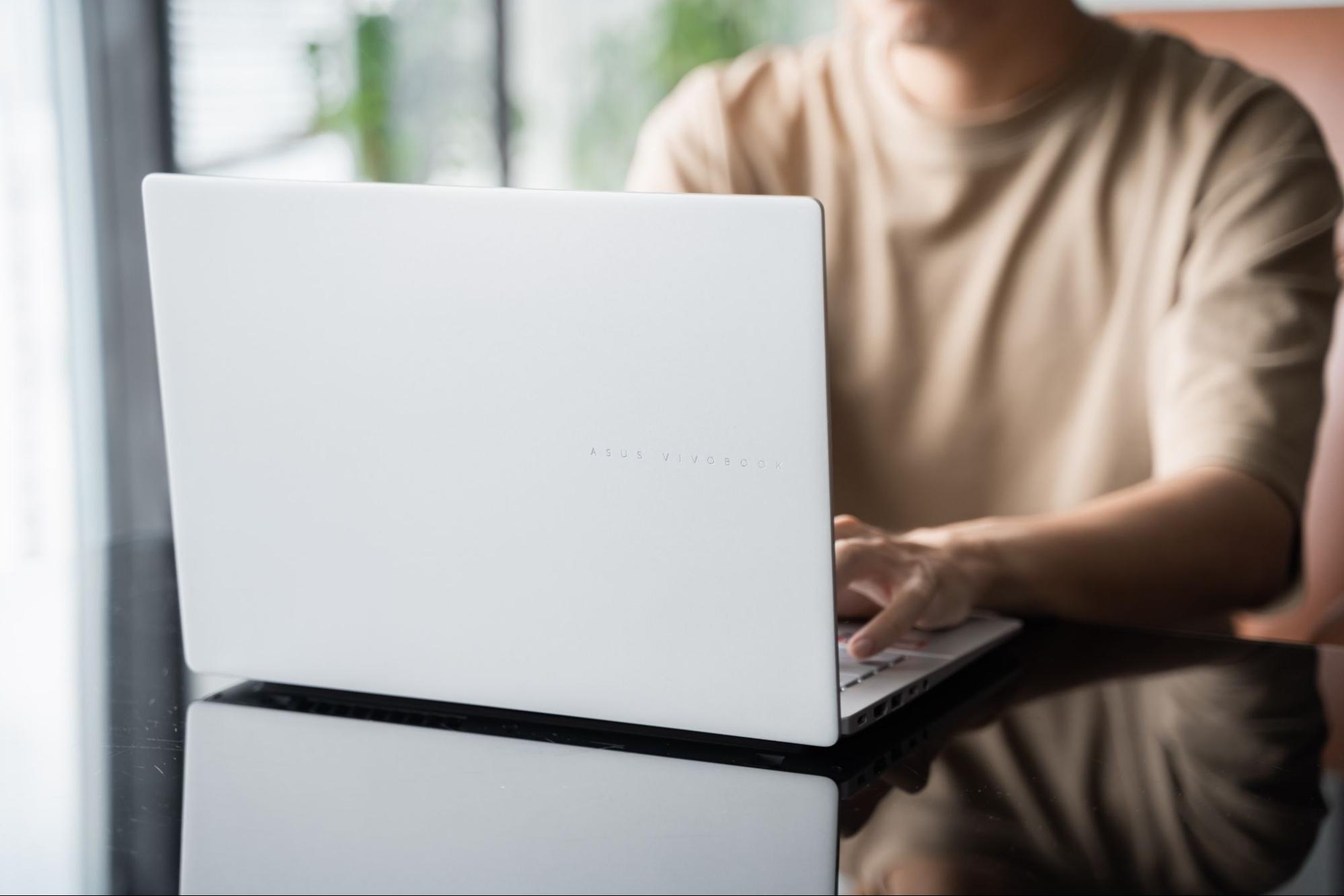 Top laptop pin lâu, ổn định, bền bỉ, mỏng nhẹ 2025