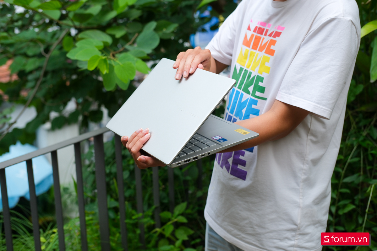 Hiện tại, với mức giá khoảng 17.6 triệu đồng tại CellphoneS