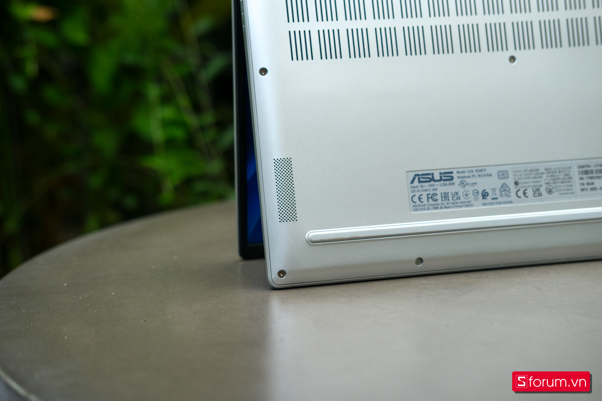 Hệ thống loa của máy cho chất lượng âm thanh khá tốt trong tầm giá