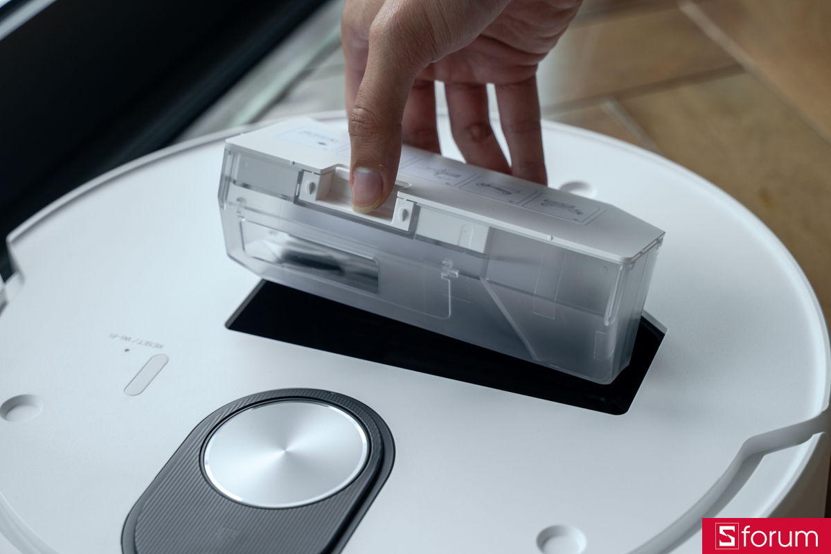 Xiaomi Vacuum 5 Pro không chỉ hút sạch bụi mà còn lau sáng mặt sàn