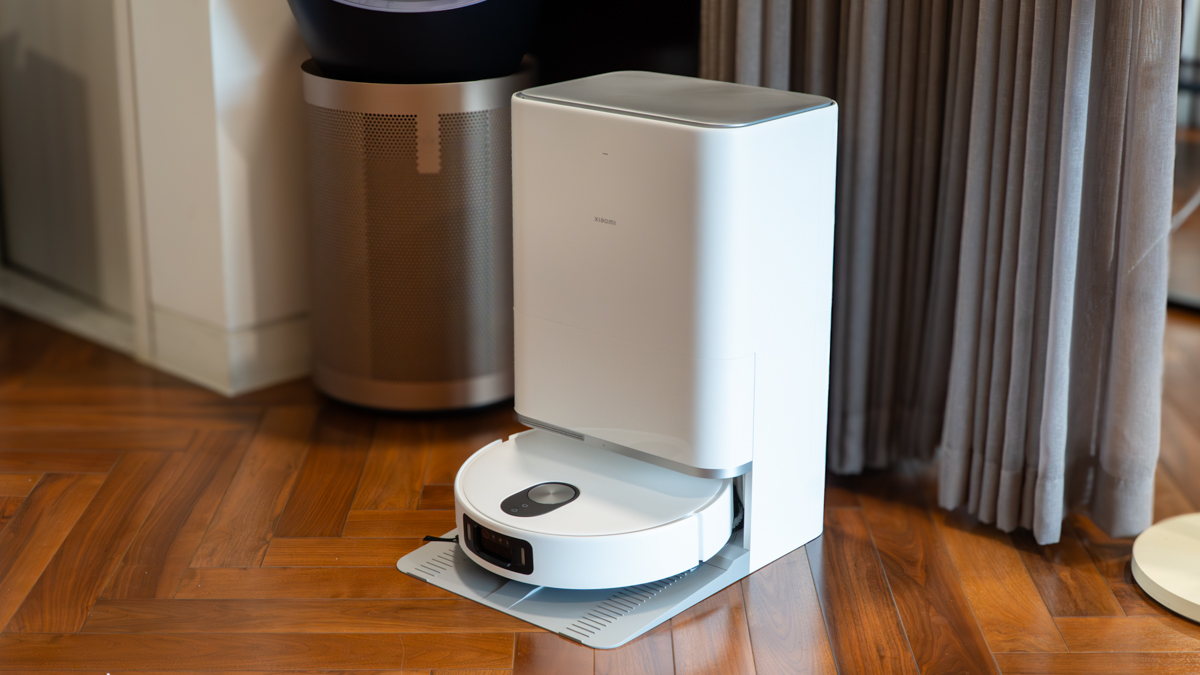 Trên tay Xiaomi Vacuum 5 Pro: Robot hút bụi “xịn” nhất nhà Xiaomi, hút 22,000 Pa, lau nóng 80°C, giá 19.9 triệu