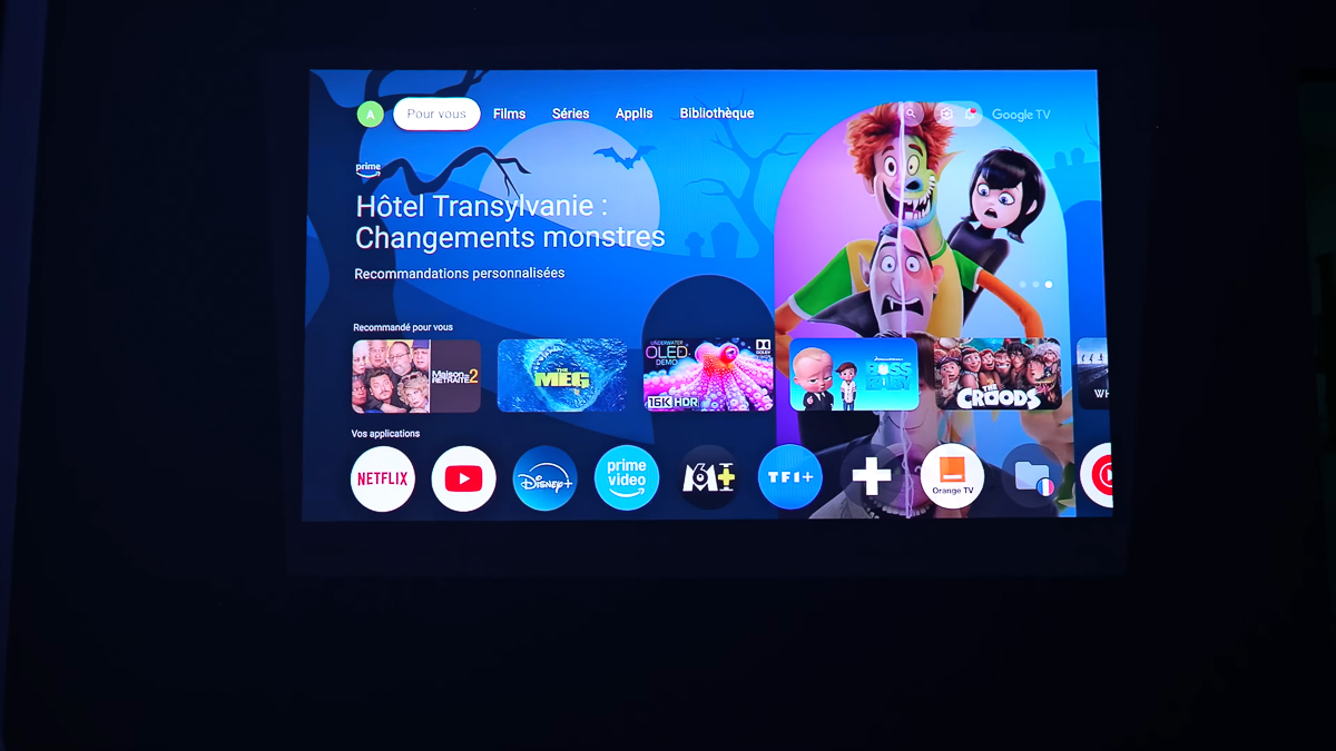 Có 15 triệu nên mua TV 65 inch hay máy chiếu