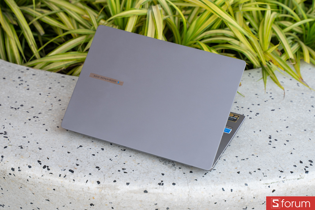 Đánh giá thiết kế, màn hình ASUS ExpertBook P3 P3405CVA