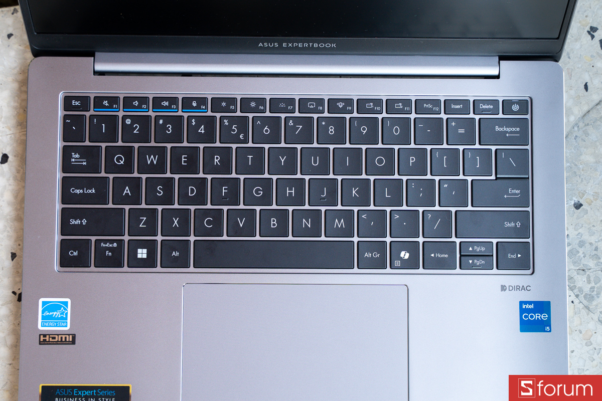 Bàn phím Chiclet trên ExpertBook P3 cho cảm giác gõ khá tốt