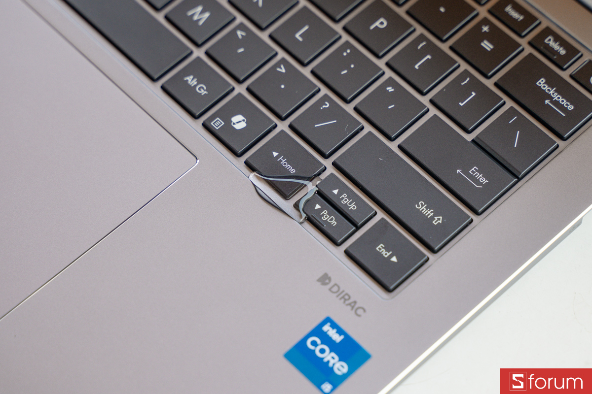 Điểm mình đánh giá cao là khả năng chống tràn nước cơ bản