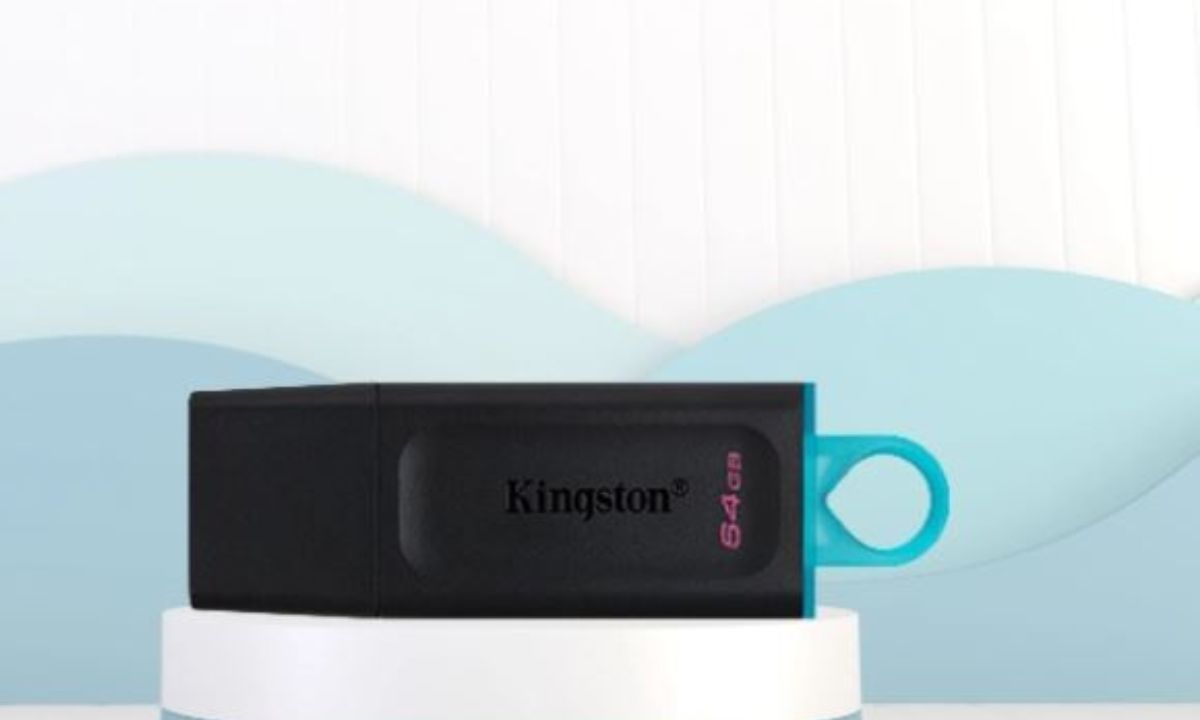 Thiết kế nắp trượt tiện lợi cùng kiểu dáng hiện đại giúp sản phẩm dễ sử dụng