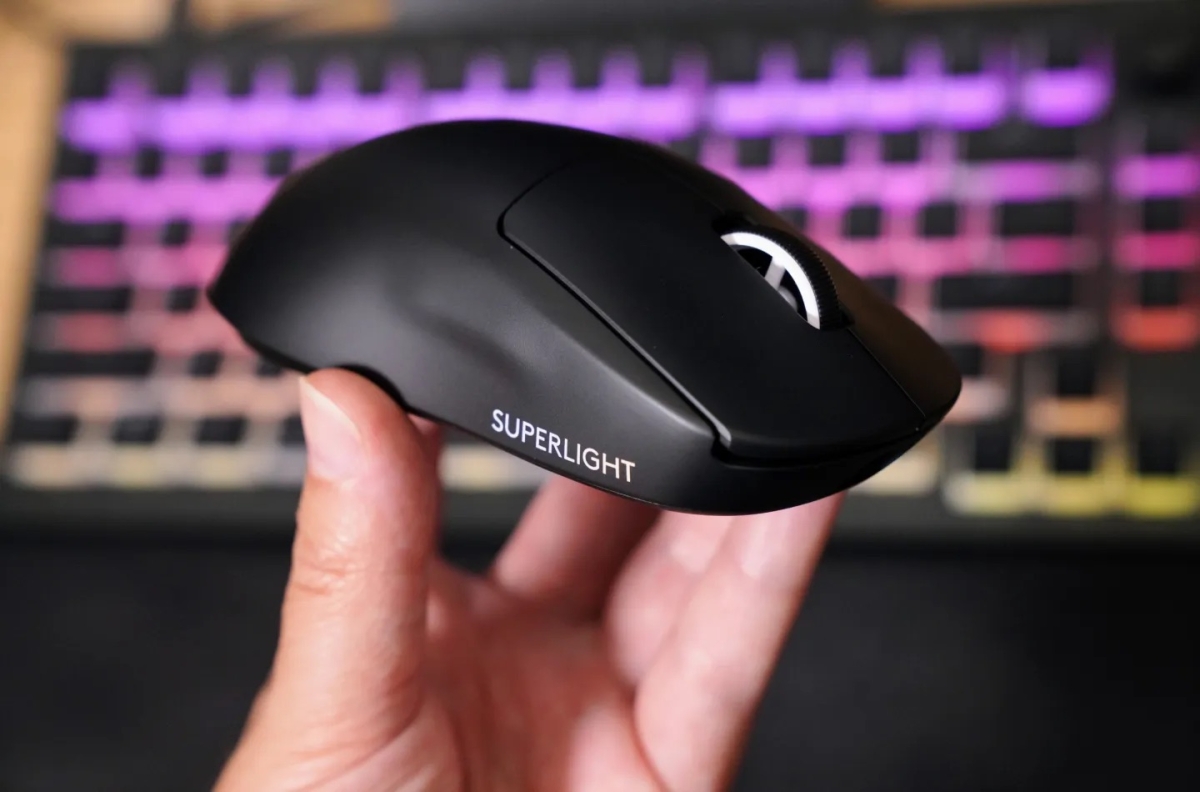 Logitech Pro X Superlight 2 SE còn sở hữu thiết kế tối giản, không LED RGB
