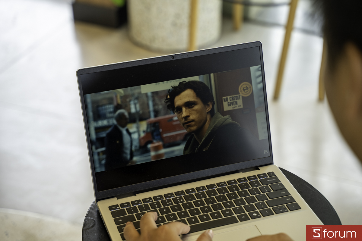 Top Laptop 14 Inch đáng xuống tiền cho sinh viên