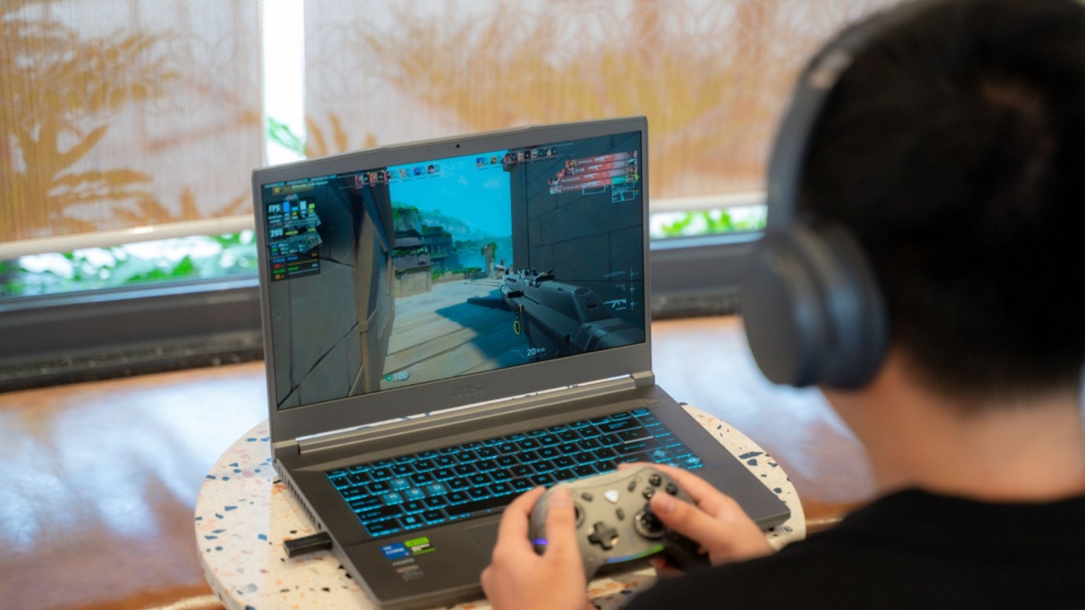 Laptop gaing 20 triệu có đủ sức "gánh" CS2, Valorant mượt mà trong năm 2026?
