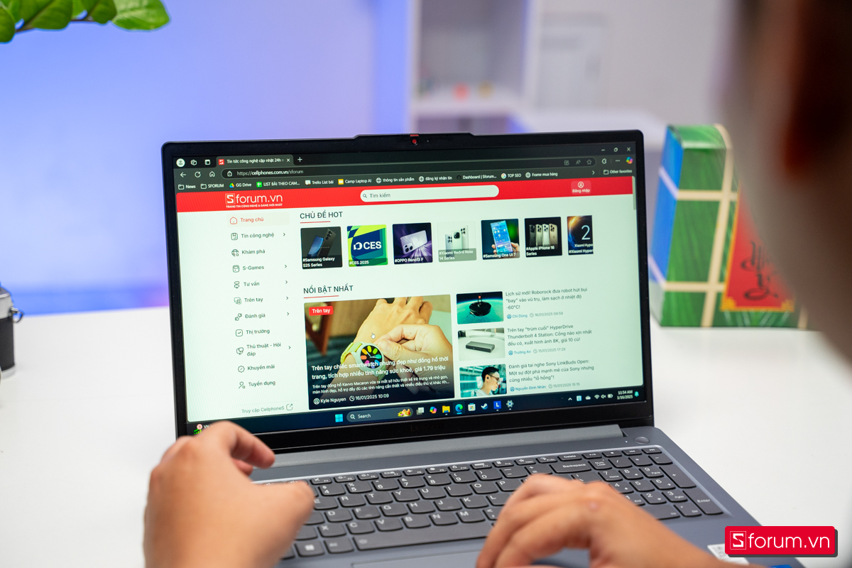 Laptop làm văn phòng, chiến game Esports