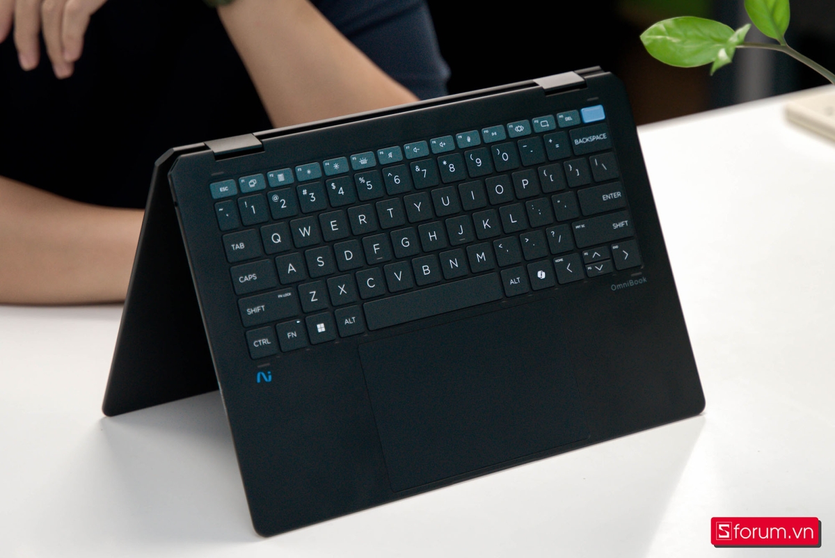 Top 5 laptop AMD mỏng nhẹ đáng mua cho sếp