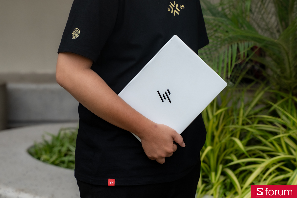Top 5 laptop AMD mỏng nhẹ đáng mua cho sếp