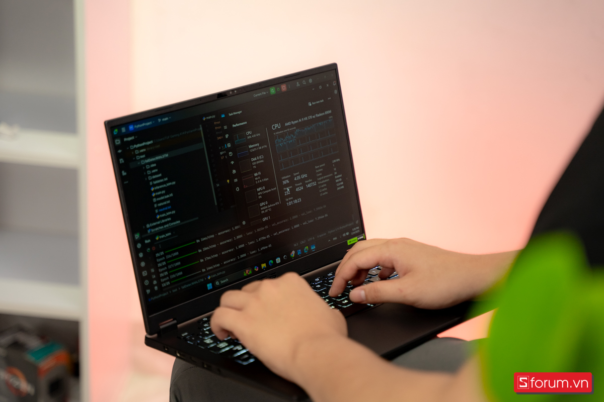 Laptop cho sinh viên IT