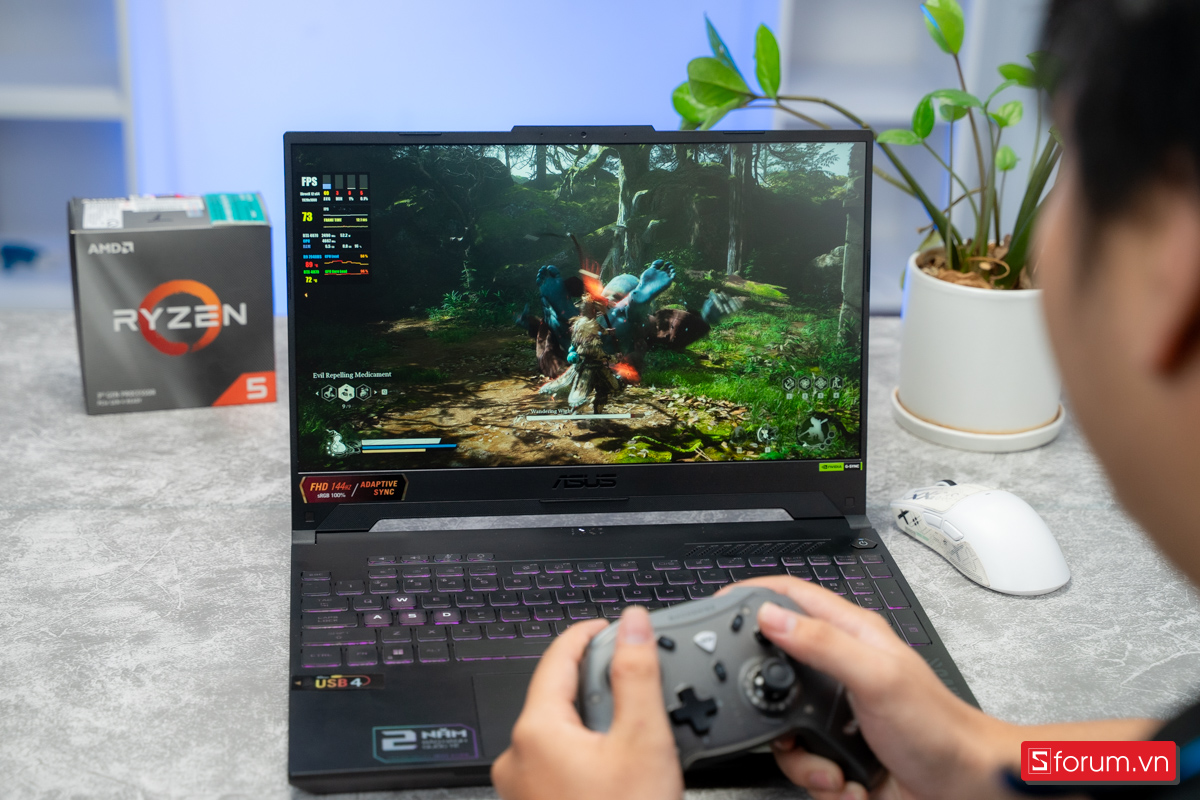 Laptop cho sinh viên IT
