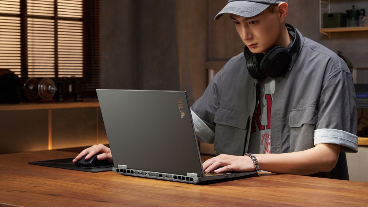 Laptop cho sinh viên IT