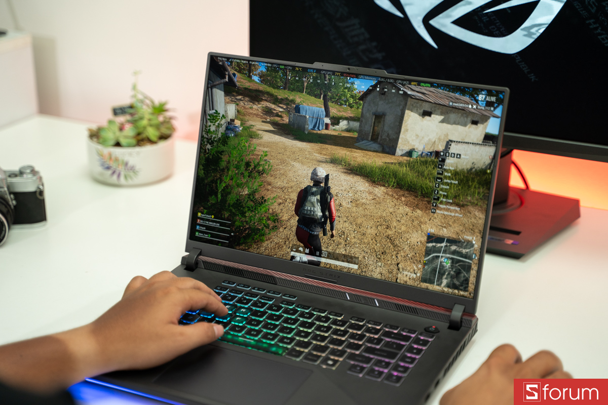 Laptop cho sinh viên IT