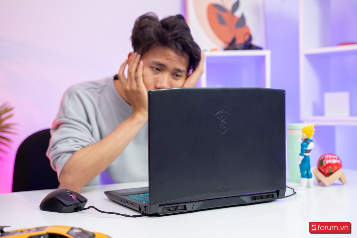 RAM tăng giá mạnh, mua sẵn laptop gaming 32GB liệu có lời hơn về lâu dài