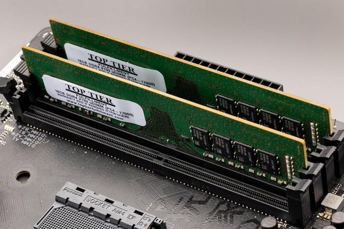 RAM tăng giá mạnh, mua sẵn laptop gaming 32GB liệu có lời hơn về lâu dài