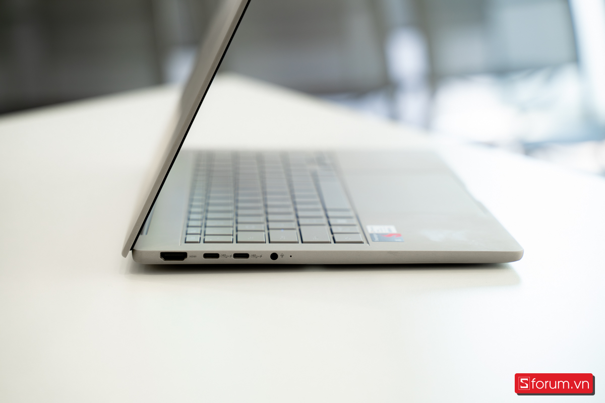 Laptop mỏng nhẹ đáng cân nhắc dịp 8 tháng 3