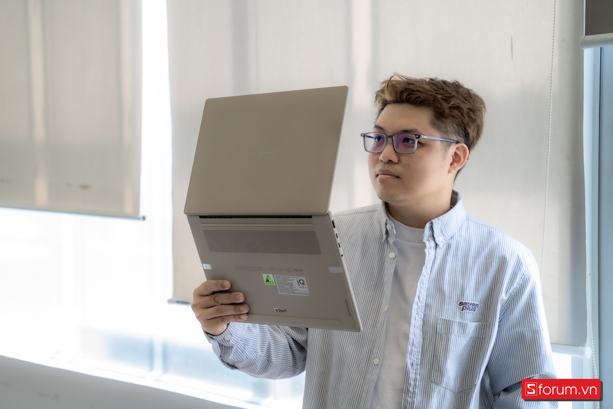 Laptop mỏng nhẹ đáng cân nhắc dịp 8 tháng 3