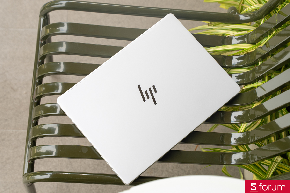 Laptop mỏng nhẹ đáng cân nhắc dịp 8 tháng 3