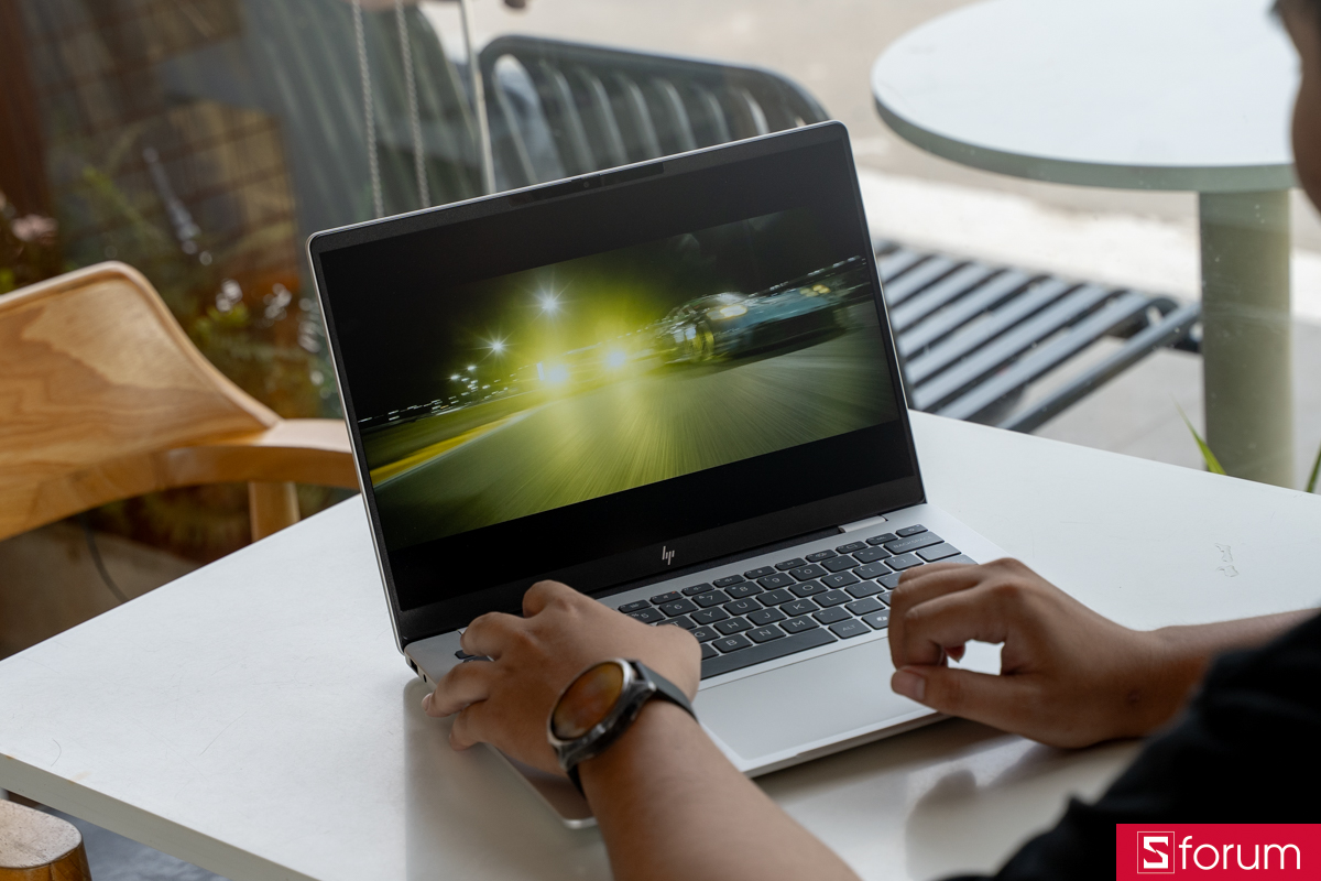 Laptop mỏng nhẹ đáng cân nhắc dịp 8 tháng 3