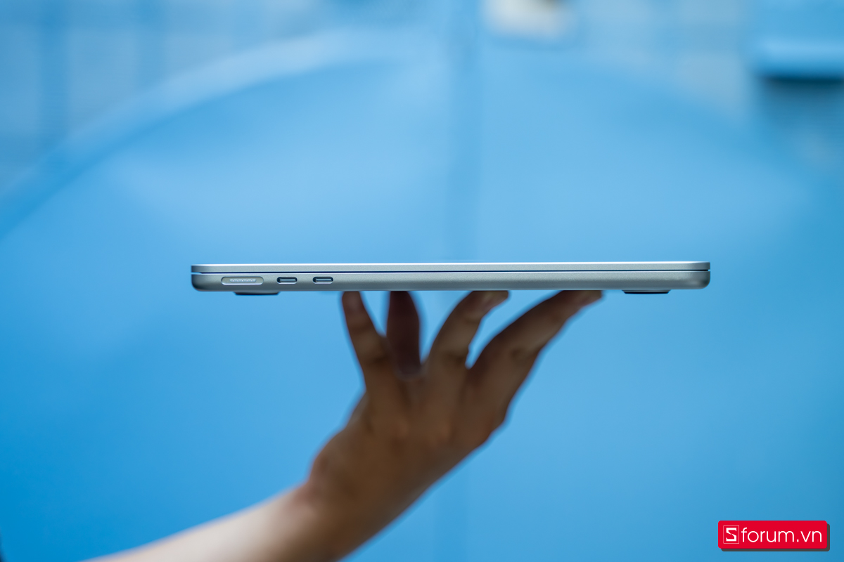 Laptop mỏng nhẹ đáng cân nhắc dịp 8 tháng 3